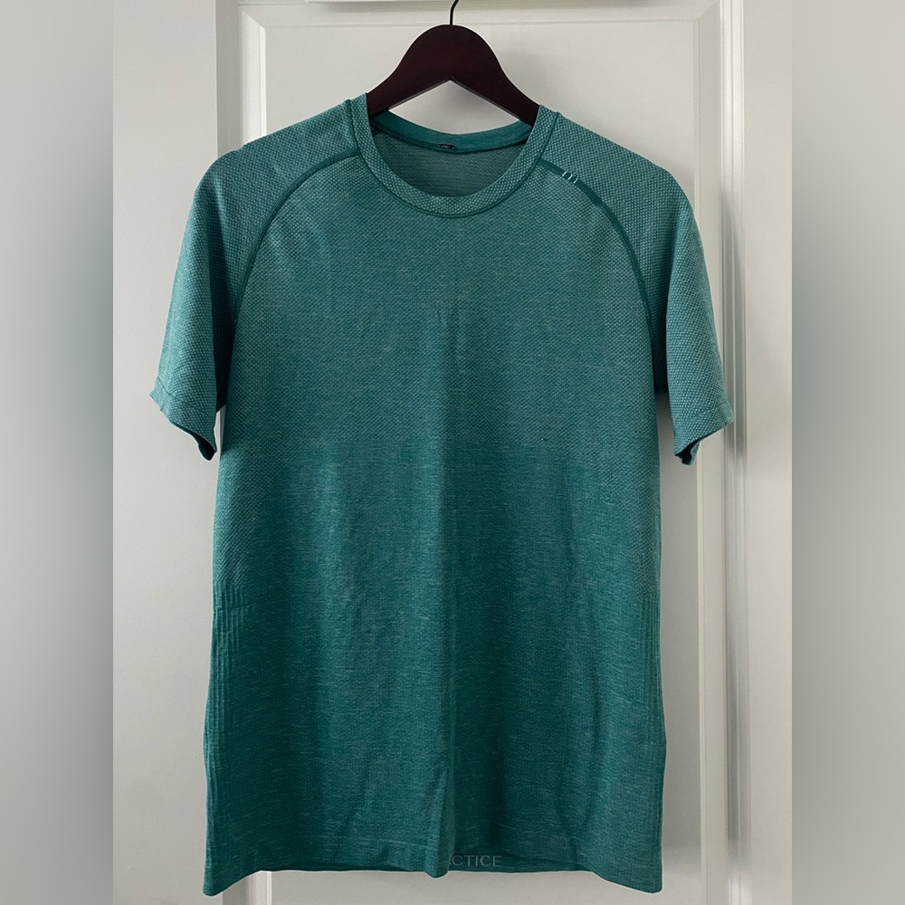 Men’s Medium Green Lululemon Active Top